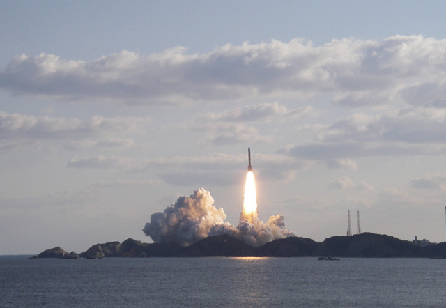 Launch of H-IIA rocket number 11, carrying the Kiku number 8 satellite.